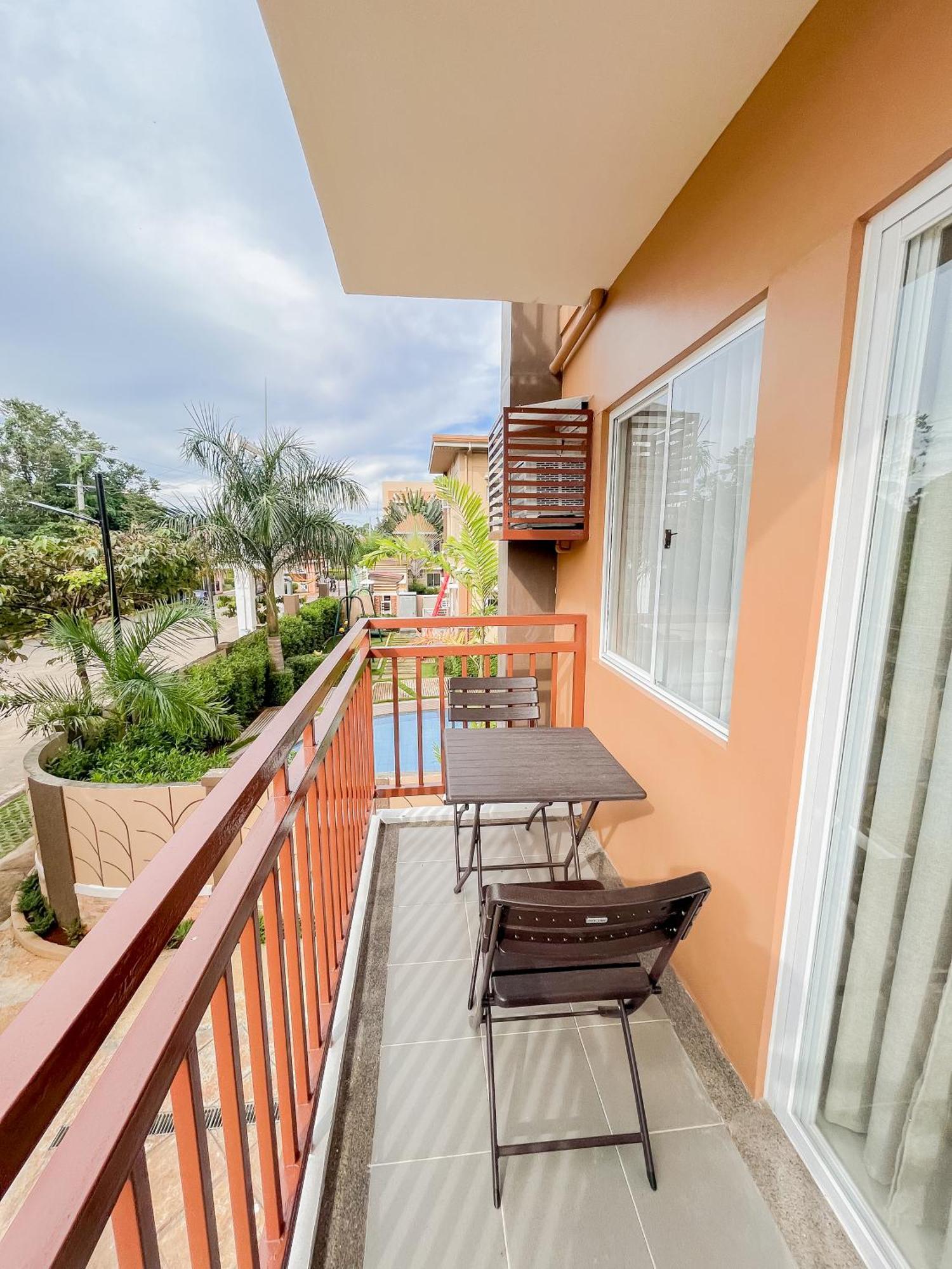 2 Bedroom And Studio Apartments With Private Pool And Gym In Vista Manors Verdant Puerto Princesa Exteriör bild