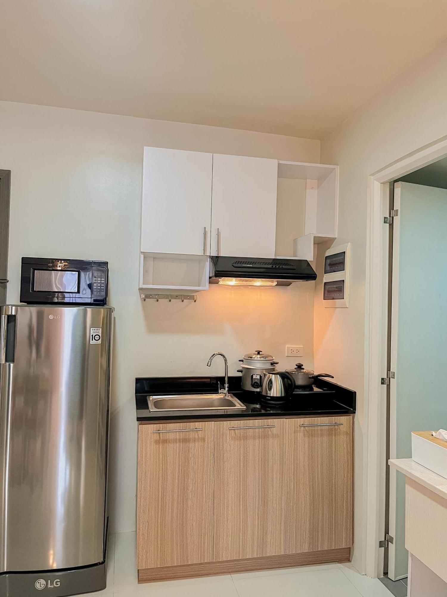 2 Bedroom And Studio Apartments With Private Pool And Gym In Vista Manors Verdant Puerto Princesa Exteriör bild