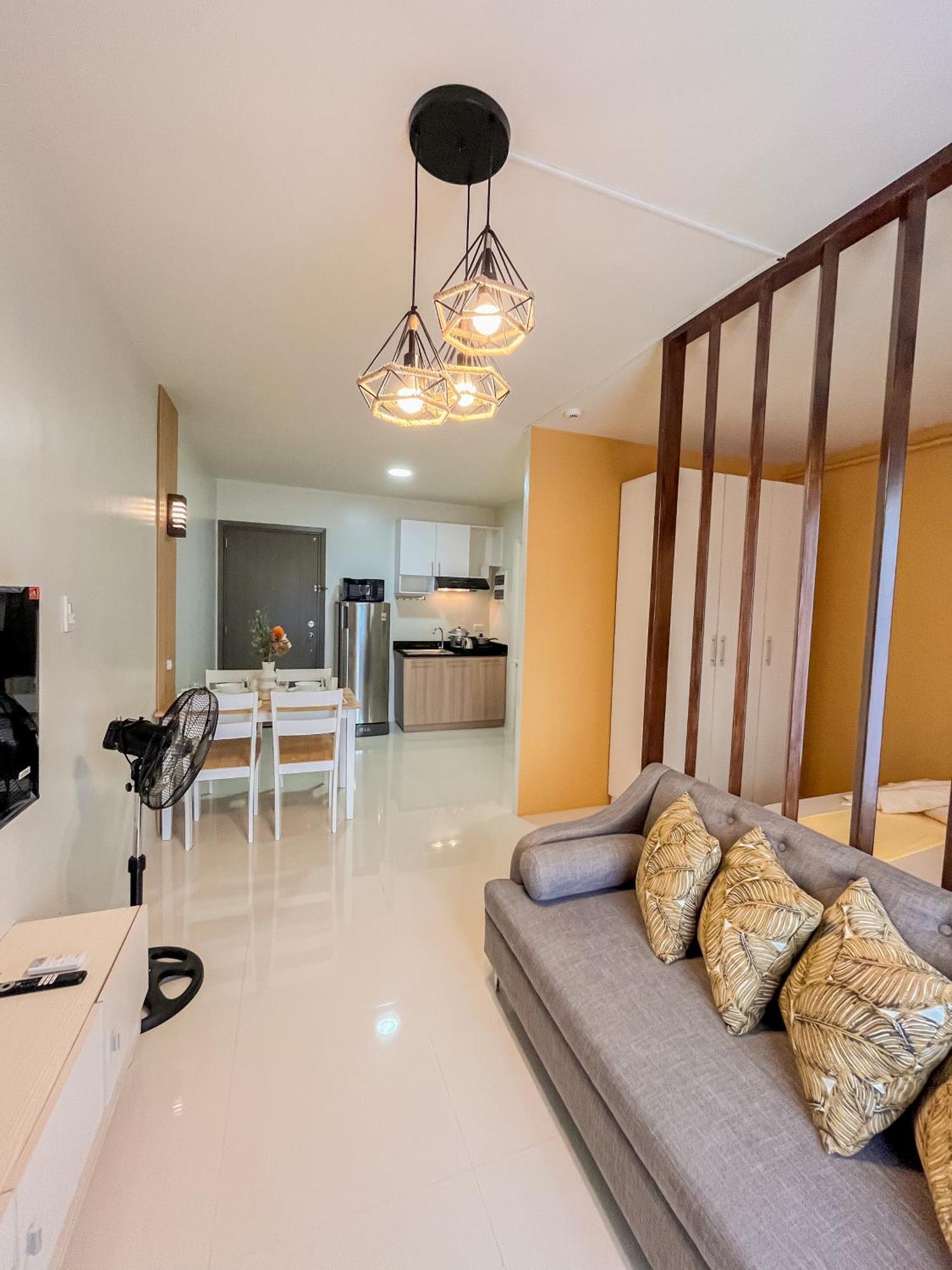 2 Bedroom And Studio Apartments With Private Pool And Gym In Vista Manors Verdant Puerto Princesa Exteriör bild