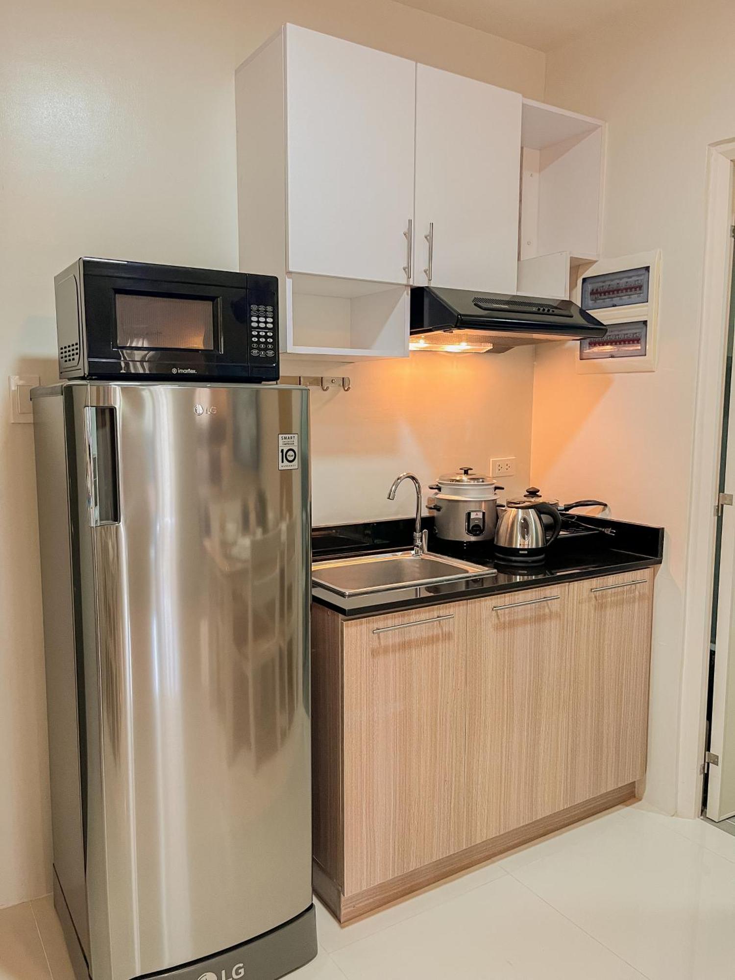 2 Bedroom And Studio Apartments With Private Pool And Gym In Vista Manors Verdant Puerto Princesa Exteriör bild