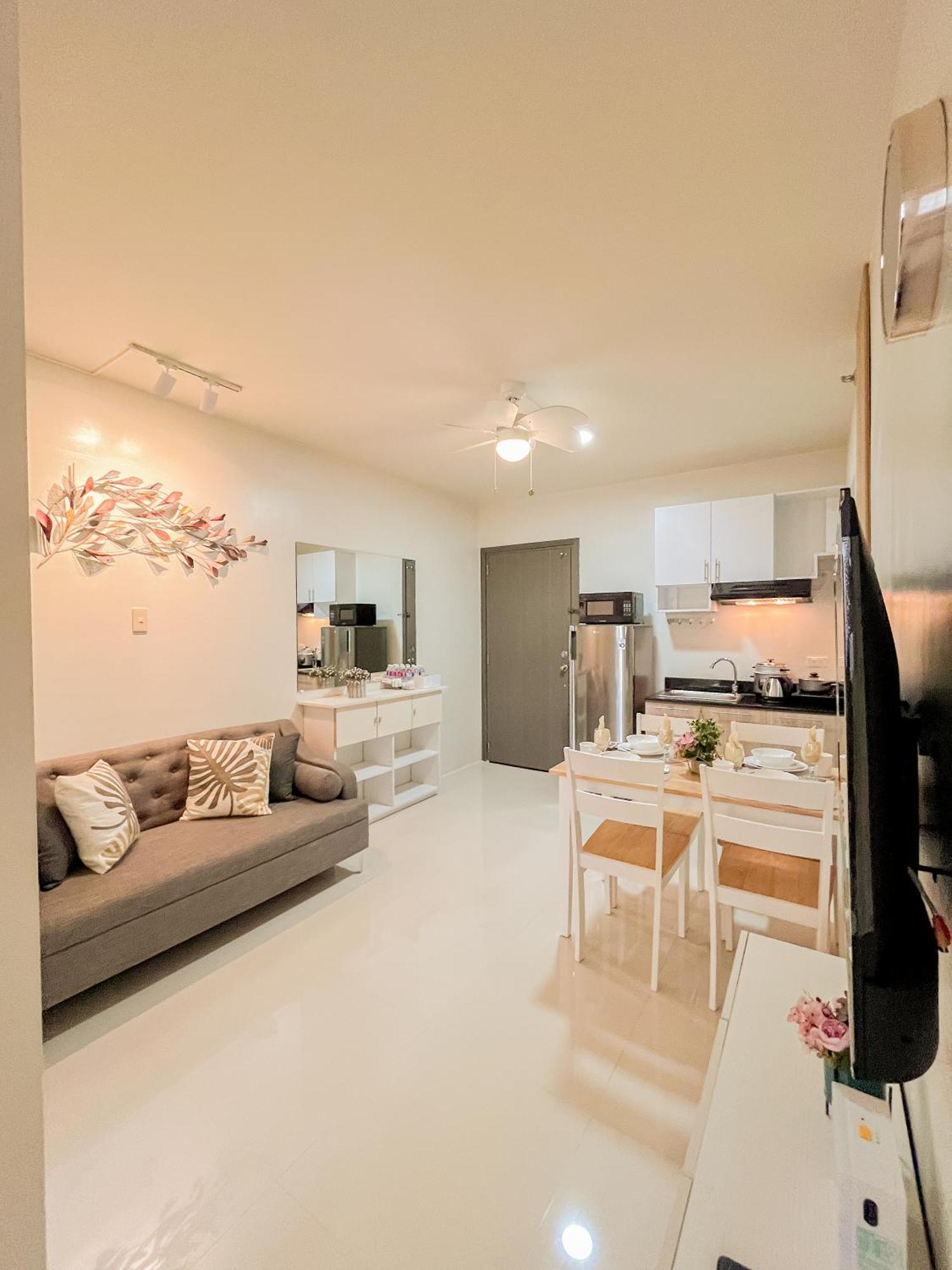 2 Bedroom And Studio Apartments With Private Pool And Gym In Vista Manors Verdant Puerto Princesa Exteriör bild