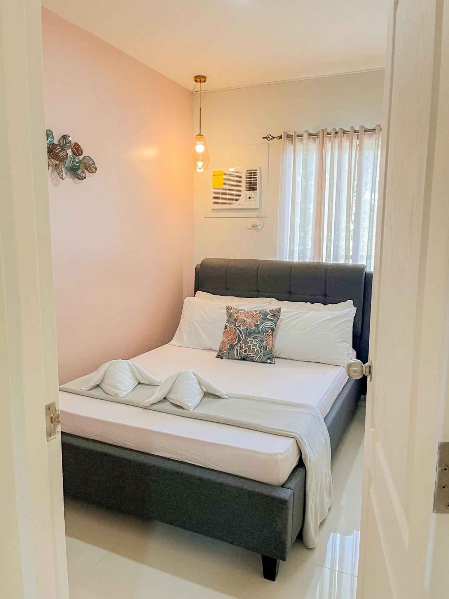 2 Bedroom And Studio Apartments With Private Pool And Gym In Vista Manors Verdant Puerto Princesa Exteriör bild