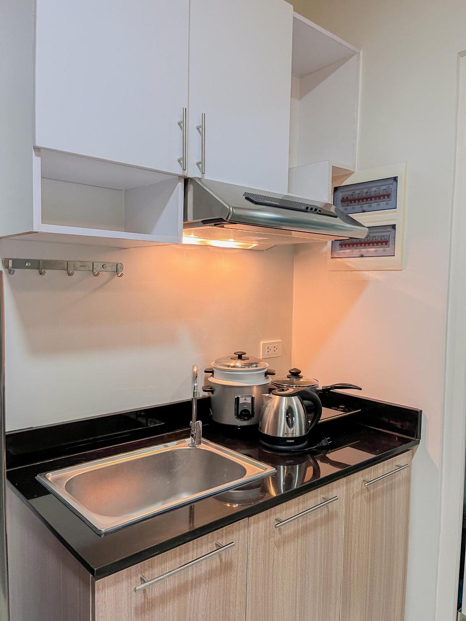 2 Bedroom And Studio Apartments With Private Pool And Gym In Vista Manors Verdant Puerto Princesa Exteriör bild