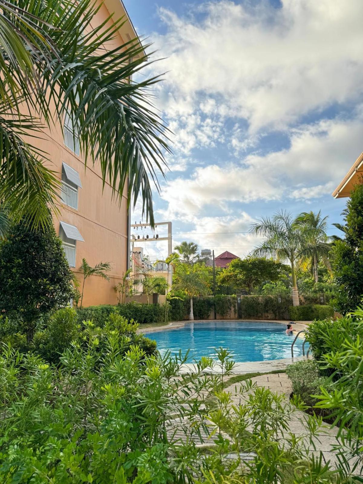 2 Bedroom And Studio Apartments With Private Pool And Gym In Vista Manors Verdant Puerto Princesa Exteriör bild