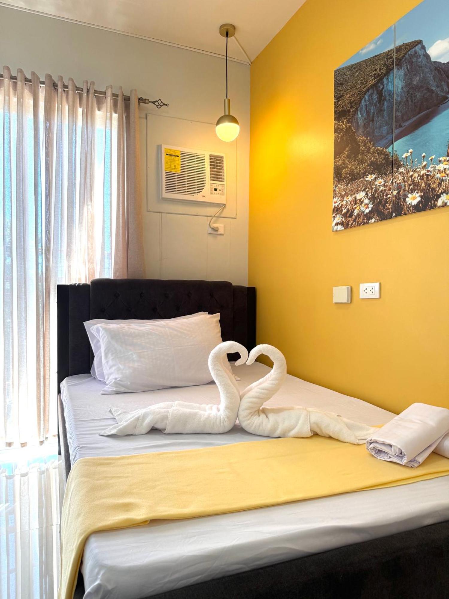 2 Bedroom And Studio Apartments With Private Pool And Gym In Vista Manors Verdant Puerto Princesa Exteriör bild